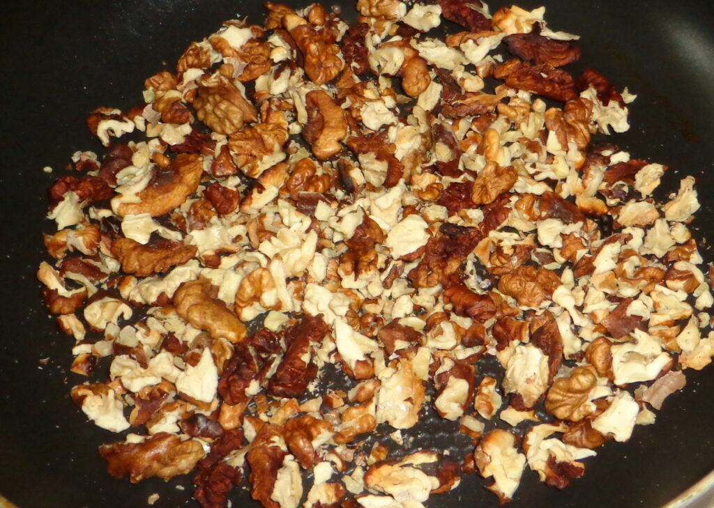 Как приготовить халву из грецких орехов: вкусный рецепт